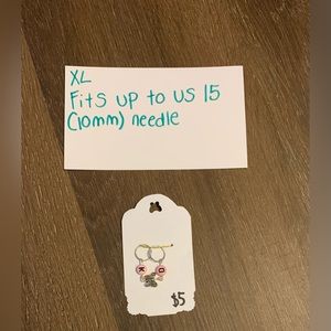 XL knit decrease stitch marker. For knitting. Fits up to US 15 (10mm) needles.